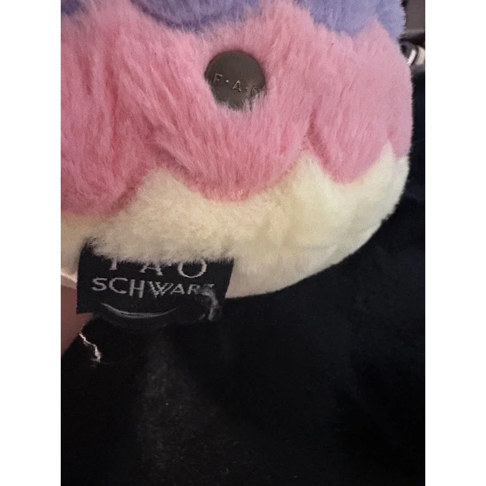 FAO Schwarz Plush Cat Cupcake Pastel Scalloped Stuffed Animal White Purple Pink